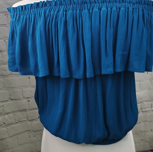 NWT Express Ruffle Off Shoulder Top - Picture 5 of 5